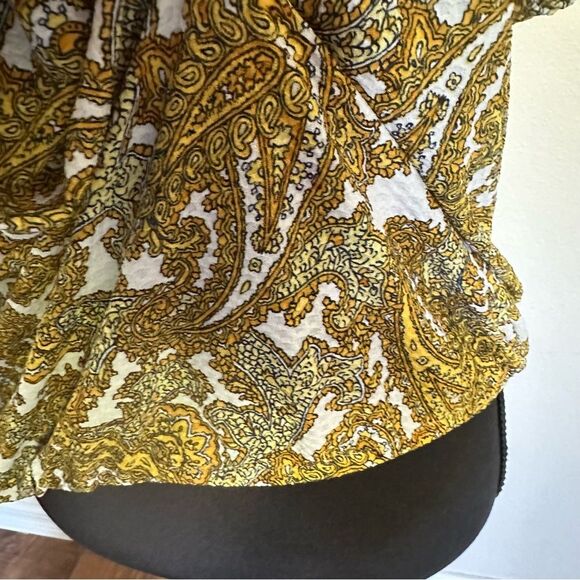 Michael Kors Gold Blouse with Flutter Sleeves and Graphic Design - Picture 6 of 7